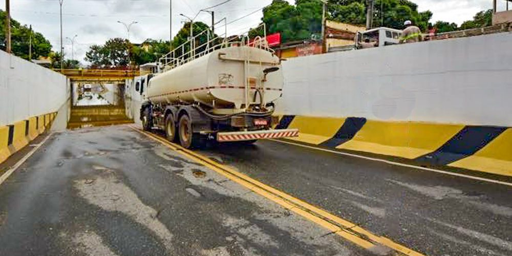 Chuva Causa Alagamentos E Transtornos Em Valadares Mergulh O Na