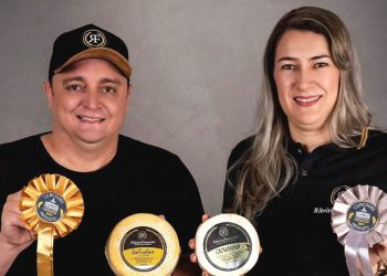 Casal valadarense começa a fabricar queijos em momento de crise e se torna referência no segmento