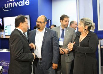 Participação na Expoleste reforça compromisso da Univale com a comunidade da região
