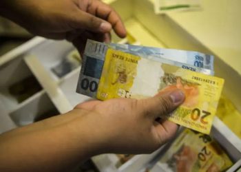 Abono salarial é pago nesta segunda aos nascidos em julho e agosto