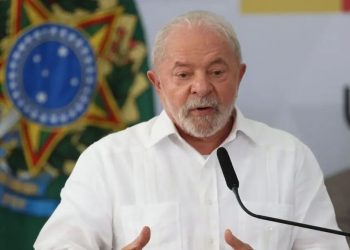 Lula vai a Londres acompanhar coroação do Rei Charles III