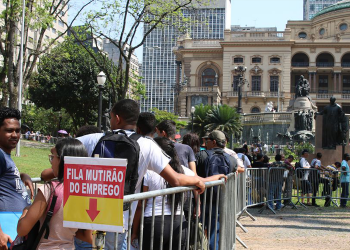 Taxa de desemprego de 8,5% é a menor para abril desde 2015, diz IBGE