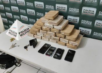 Quatro homens são presos transportando crack em carro funerário no Santa Helena