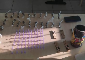 Passageira de ônibus é presa com drogas na bagagem em Valadares