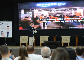 Empresários de Minas Gerais discutem desafios e tendências do setor de varejo em Valadares