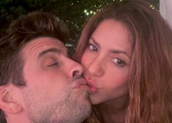 Shakira descobriu traição de Piqué quando pai estava na UTI: ‘Minha casa desmoronou’