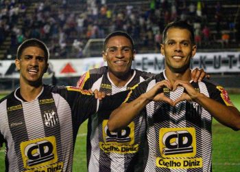 Com gol aos 40 minutos do segundo tempo, Democrata vence o Nova Iguaçu em Valadares