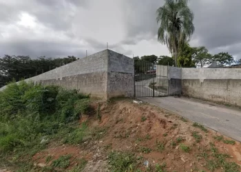 Homem é decapitado e tem o pênis cortado; PM busca informações sobre suspeito