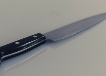 Homem é esfaqueado após discussão em posto de gasolina