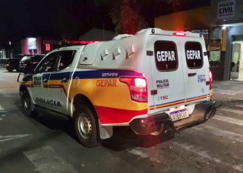 Mulher finge pedir hambúrguer para chamar a PM no Vera Cruz