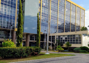 Prefeitura propõe reajuste salarial de 5,79% para servidores municipais de Valadares