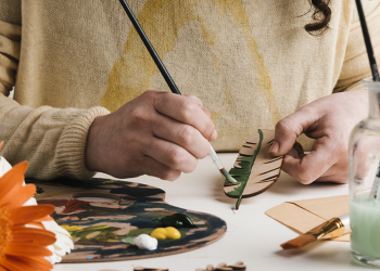 Projeto ‘Gente que faz arte’ promove exposição de artesãos em Valadares