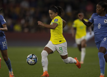 Seleção perde para França e decide vaga na quarta para o mata-mata da Copa do Mundo