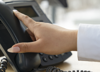 Trabalhadora tem pedido de horas extras e jornada reduzida negados pela Justiça