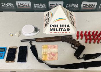 Dupla é presa com arma e drogas no Turmalina