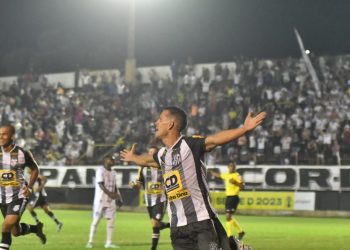 De virada, Democrata vence o Vitória por 4 a 2