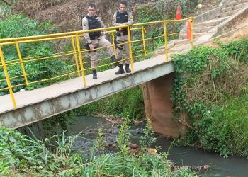 Idoso é encontrado morto em canal de água
