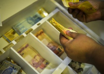 Desenrola Brasil: renegociação de dívidas da Faixa 2 começa nesta segunda