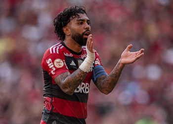 Flamengo recebe América-MG tentando se aproximar da liderança
