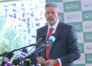 Senado deverá manter a espinha dorsal da reforma tributária aprovada na Câmara, diz Lira