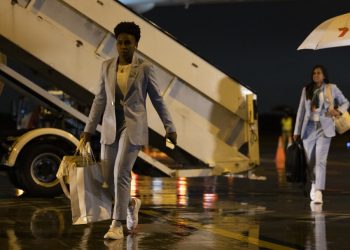 Seleção brasileira desembarca na Austrália para Copa do Mundo Feminina