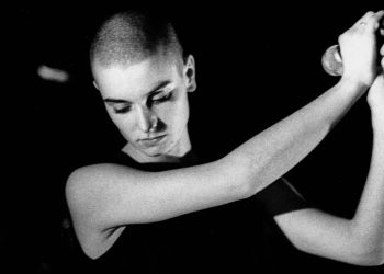 Sinéad O’Connor enviou mensagens ‘carregadas de desespero e tristeza’ antes de morrer