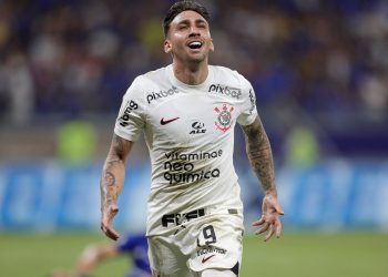 Cruzeiro cede empate ao Corinthians aos 53 do segundo tempo