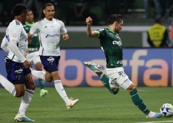 Cruzeiro perde e chega a 5 jogos consecutivos sem vitória