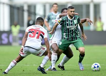 América vence o São Paulo no Independência