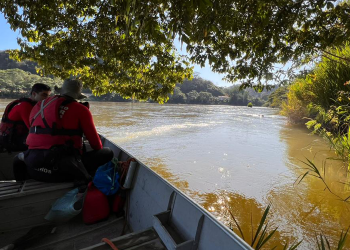 Bombeiros encontram corpo de criança que desapareceu no rio Santo Antônio