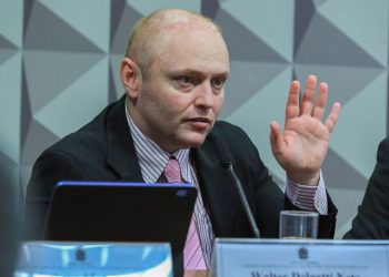 Hacker diz que Bolsonaro prometeu indulto em caso de grampo contra Moraes