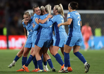 Inglaterra supera Austrália e decide Copa do Mundo contra Espanha