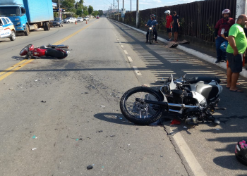 Três pessoas ficam feridas em acidente de trânsito no bairro Santa Rita