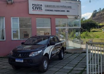 Ex-funcionários são presos após desviarem verba da empresa para uso pessoal, churrascaria e veículo de luxo