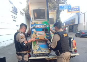 PM apreende máquinas caça-níqueis no bairro de Lourdes
