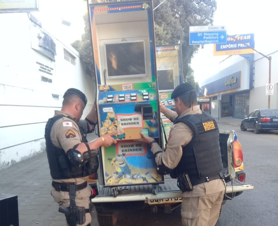 Polícia Militar apreende máquinas caça-níqueis no bairro do