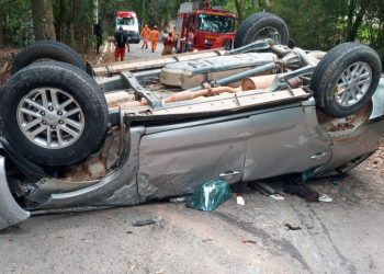 Mulher morre em acidente com dois veículos no pico da Ibituruna