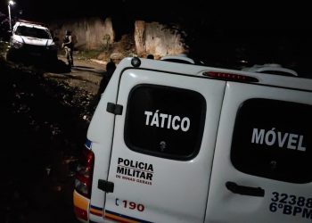 Jovem é preso e adolescente é apreendido por tráfico de drogas