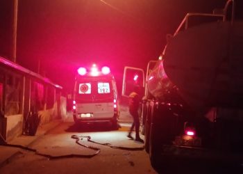 PMs arriscam a vida para salvar idosa de casa em chamas