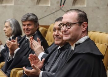 Pedido de vista suspende julgamento da revisão de aposentadorias