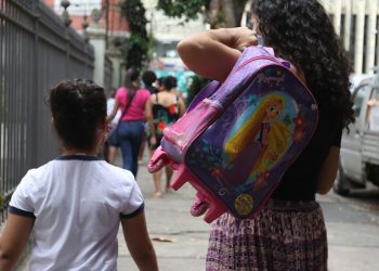 Escola em tempo integral: governo federal publica regras para adesão