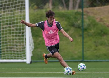 Feliz com sequência, Igor Gomes projeta segundo turno positivo no Galo