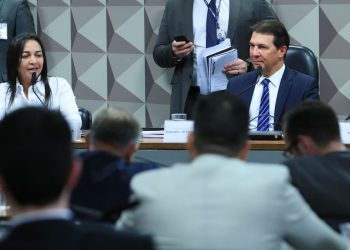 Bolsonaro e Michelle não deverão ter sigilos quebrados por CPMI