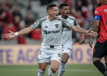 Galo sai na frente, mas empata com o Athletico-PR em Curitiba