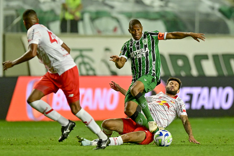 Everson comemora resultado e marca de 200 jogos – Clube Atlético Mineiro