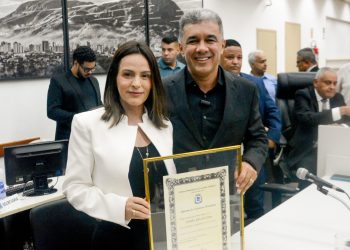 Wallace Barreto recebe o Título de Cidadão Valadarense