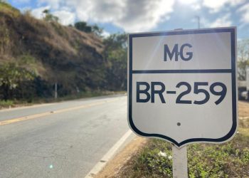 Homem é preso transportando drogas em táxi na BR-259