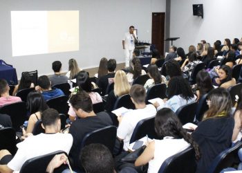 Médicos e estudantes de Medicina participaram do II Unigastro. FOTO: Divulgação/Univale