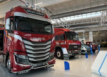 Governo de Minas, Fiemg e Iveco assinam parceria em Turim