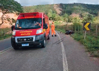Jovem e idoso morrem em acidente de moto na MGC-259